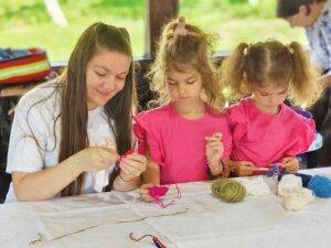 Ateliere de vacanță captivante pentru copii la Muzeul Satului