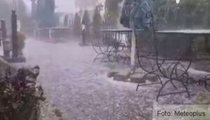 Brașovul sub avertizare meteo: Cod Portocaliu pentru descărcări electrice și vijelii