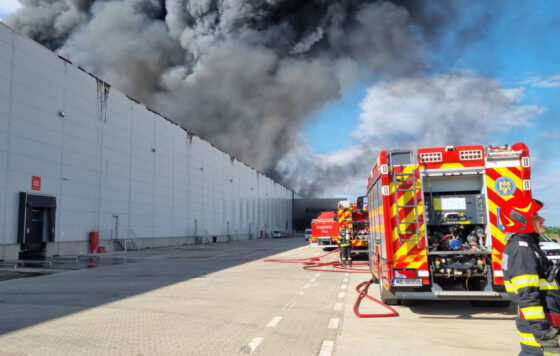 Incendiu major într-un parc logistic din Giurgiu: pompierii intervin cu forțe mari