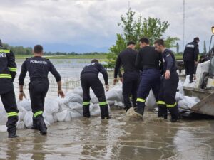 Bilanț provizoriu al inundațiilor în județul Brașov: zeci de gospodării afectate și 120 ha de teren inundat