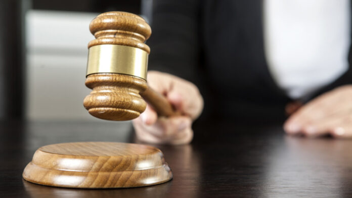 Bărbat din Târgu-Jiu, pus sub control judiciar pentru lipsire de libertate