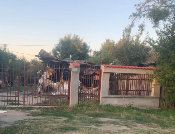 Bărbat reținut pentru distrugerea unei locuințe în Crevedia Mică
