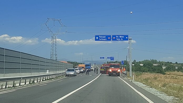 Accident rutier la Târgu Jiu: un copil și o femeie au fost rănite