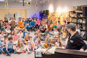 Școlile și grădinițele pot participa la atelierele muzicale Classic for Kids