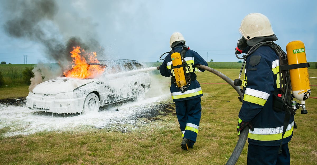 Accidentul unui automobil electric: detalii despre incident și intervenția pompierilor