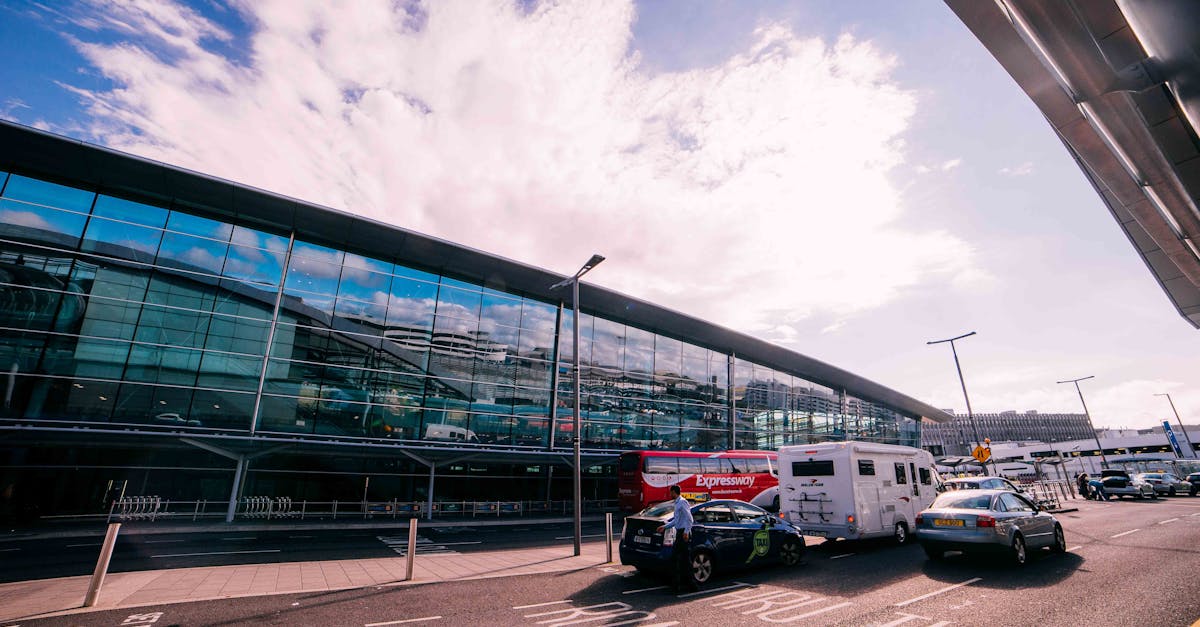 Aeroportul Brașov înregistrează un trafic de pasageri aproape dublu în martie