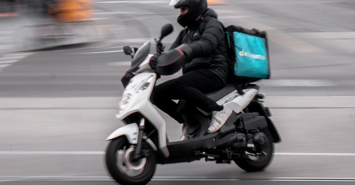 Motociclist lovit de trăsnet în județul Alba: detalii de la martori și medici