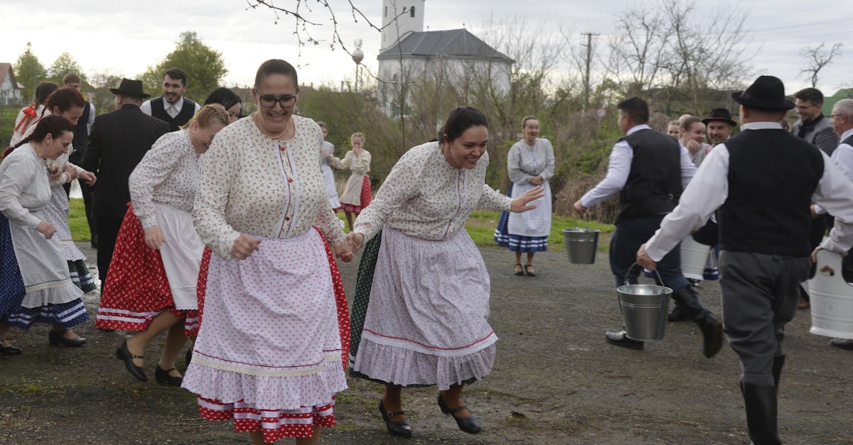 Obiceiuri de Paște în Oltenia: Hora de pomană, o tradiție de omagiu