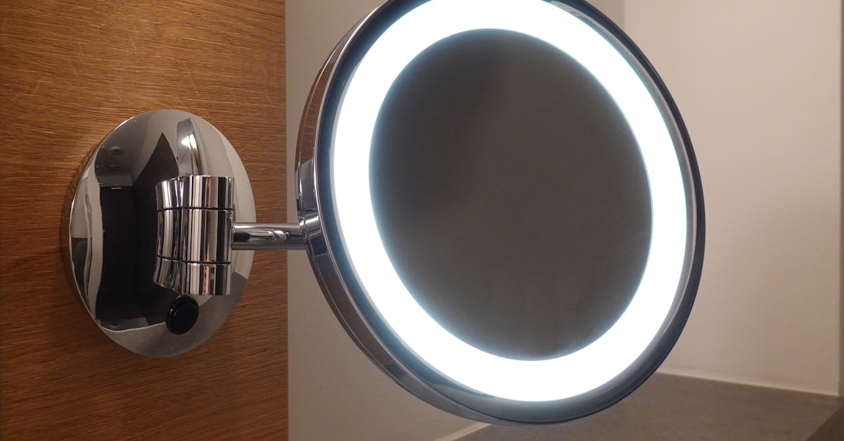 Oglinzi de baie cu LED: Ghidul complet pentru alegerea oglinzii de machiaj perfecte