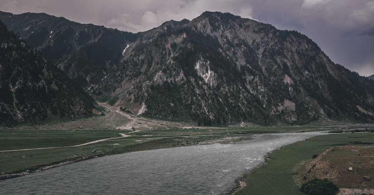 Un ministru din Pakistan denunță suspendarea tratatului fluvial de către India ca un „război al apei”