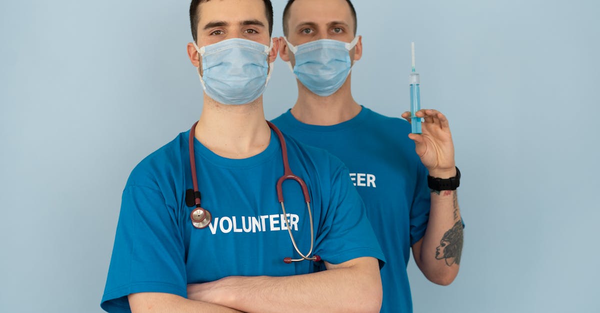 Condamnarea a două angajate ale unei clinici pentru vaccinuri fictive în timpul pandemiei