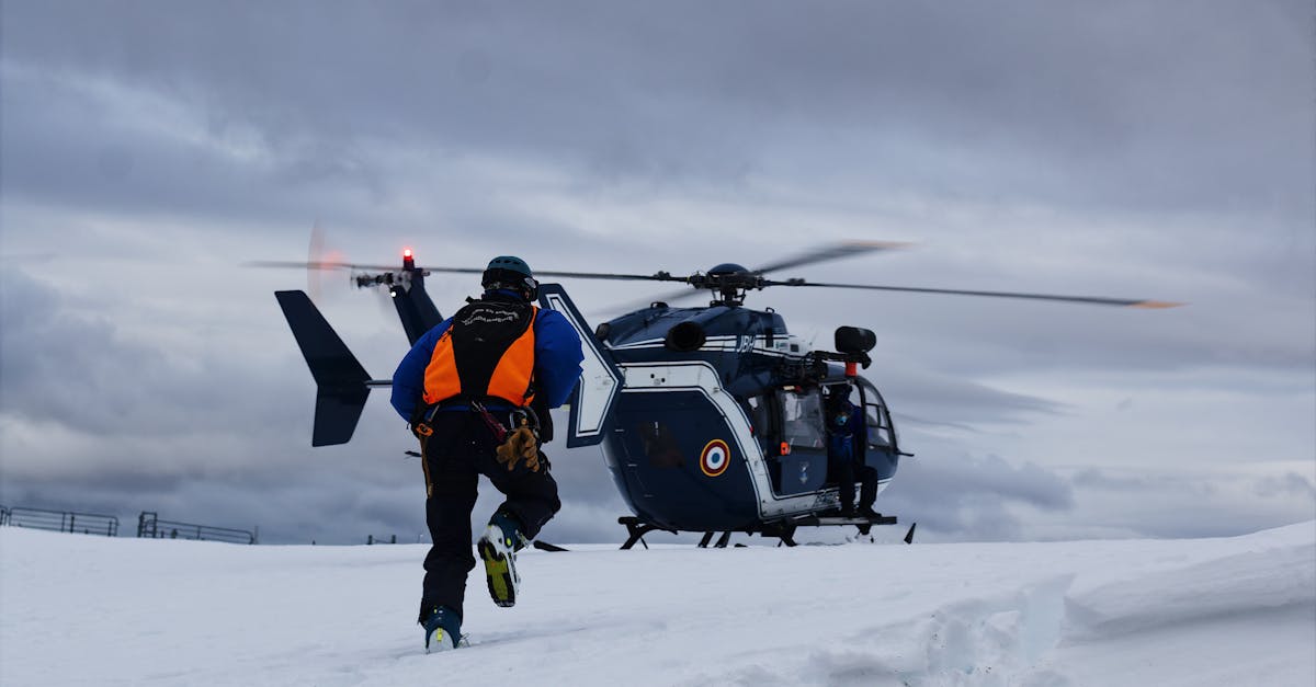 Turiști străini blocați în Munții Bucegi, intervenție a salvamontiștilor și solicitarea unui elicopter SMURD