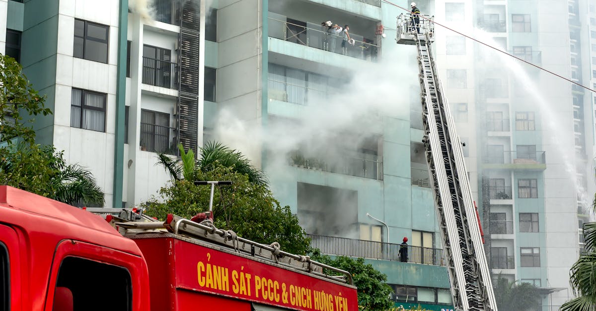 Explozia unei trotinete electrice provoacă un incendiu devastator într-un apartament