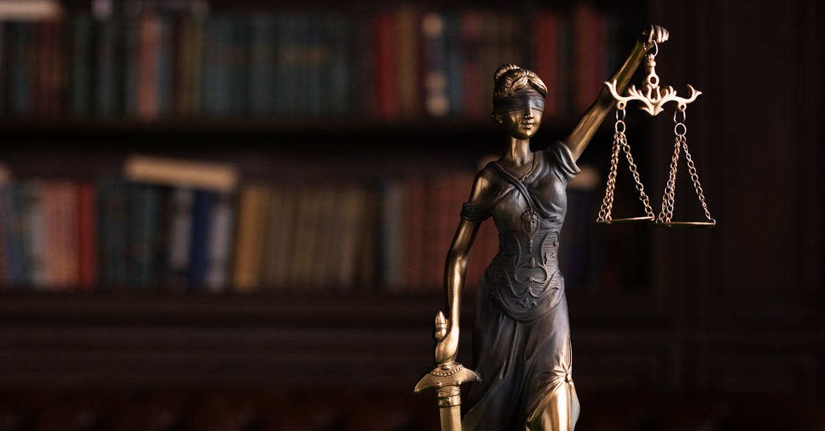 Frații Menendez, condamnați pentru uciderea părinților, primesc o sentință redusă și pot solicita eliberarea condiționată