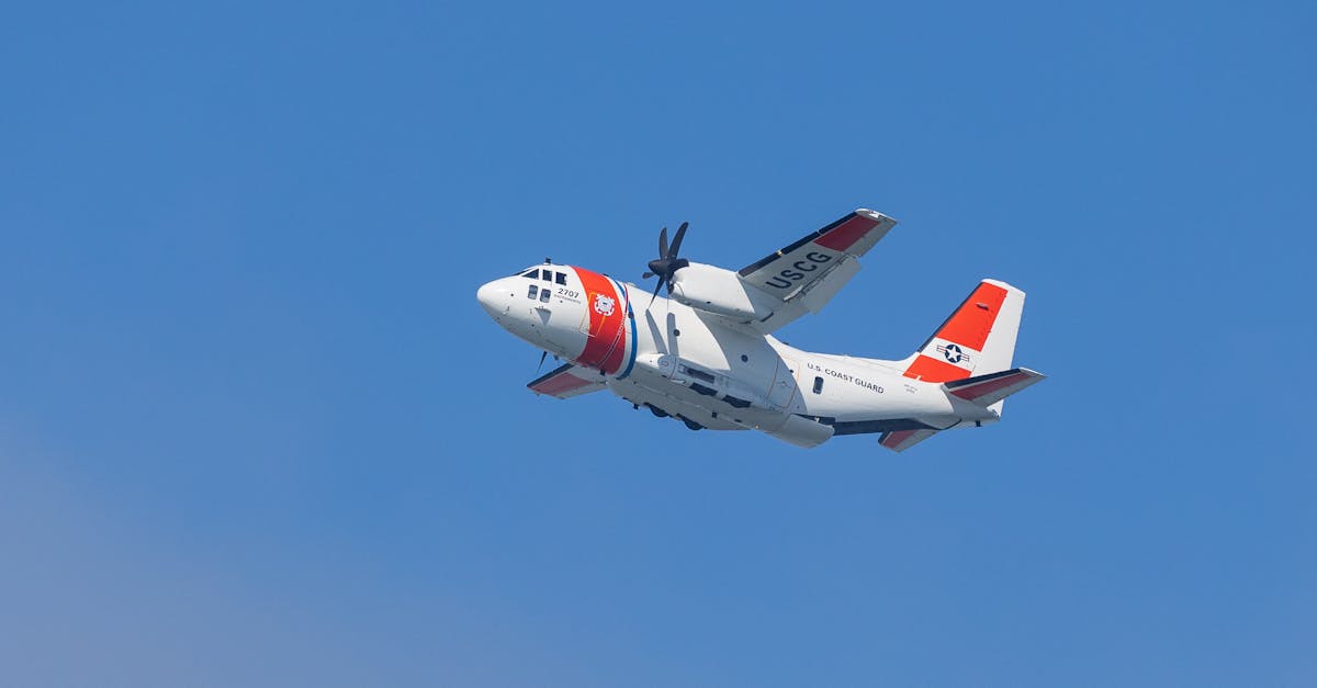 Un avion militar japonez s-a prăbușit într-un lac imediat după decolare