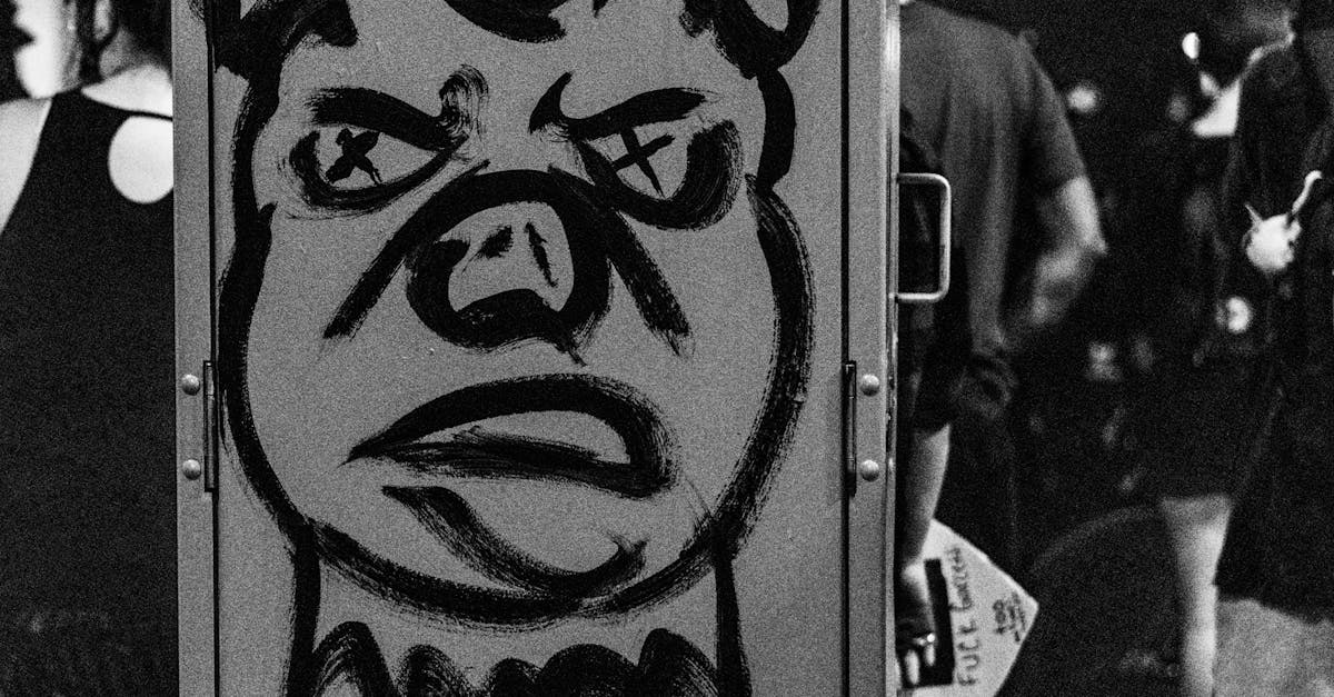 Formația The Tiger Lillies, concert în București, transmite un mesaj dur despre alegeri: „lingăul” George Simion