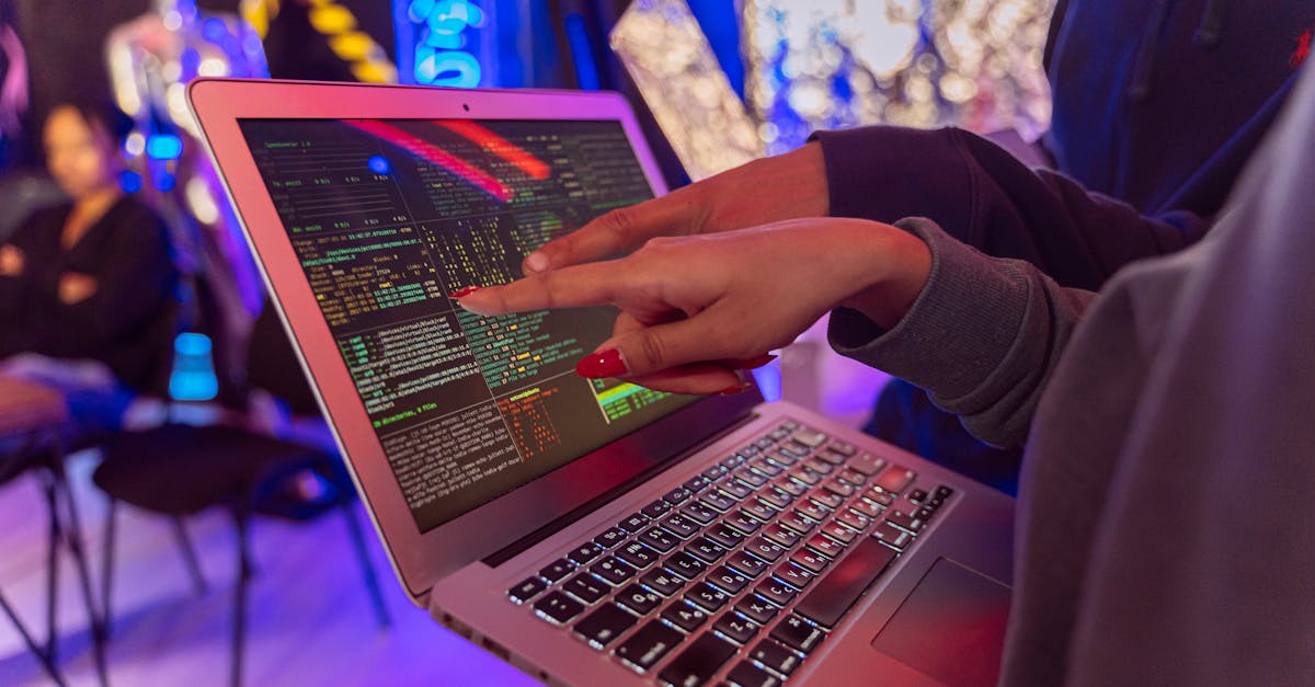 O țară europeană își instruiește cetățenii să identifice spionii ruși: deconspirarea în trei pași