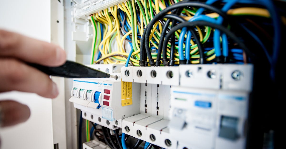 Întreținerea rețelei electrice va provoca întreruperi în Săcele și Râșnov