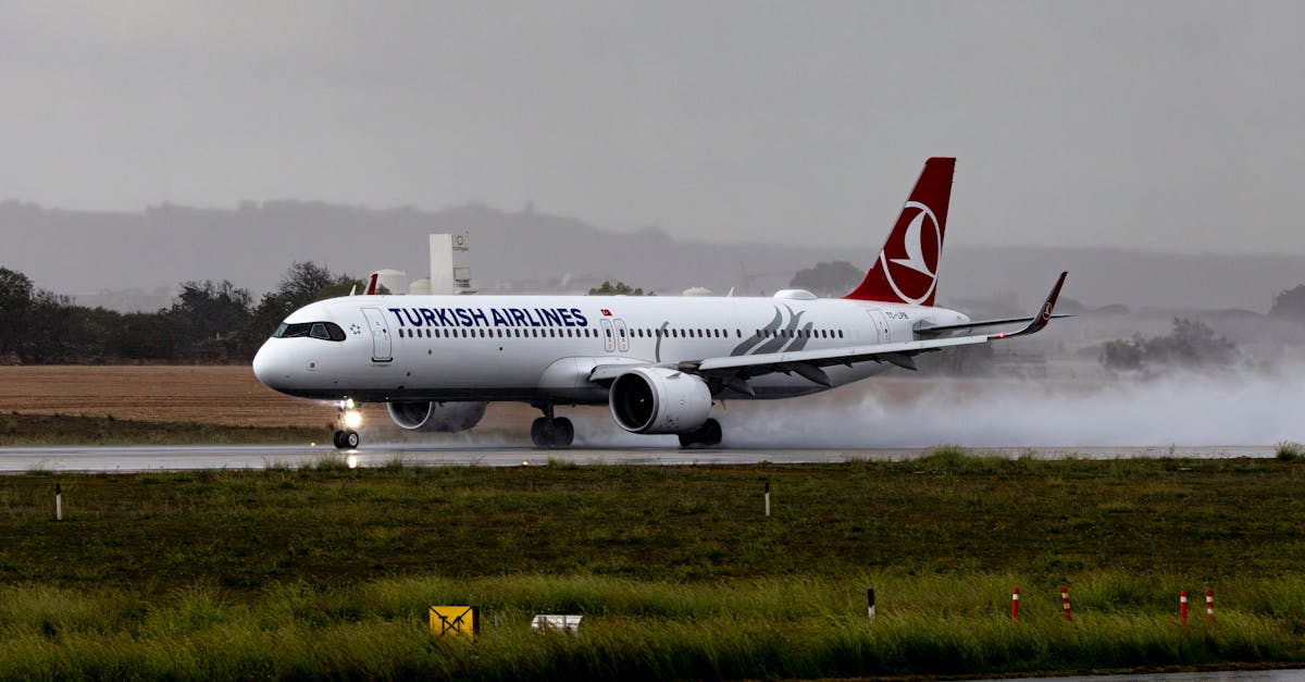 Pasagerii care se ridică în picioare înainte de oprirea avionului vor fi sancționați