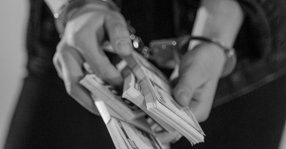 Inspector superior ANAF reținut de DNA pentru trafic de influență