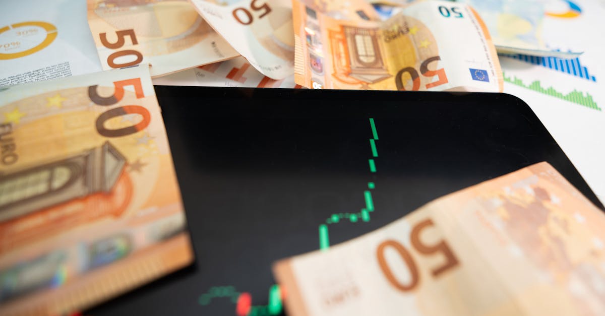Bursele europene și moneda euro au scăzut după amenințările lui Trump cu tarife de 50%