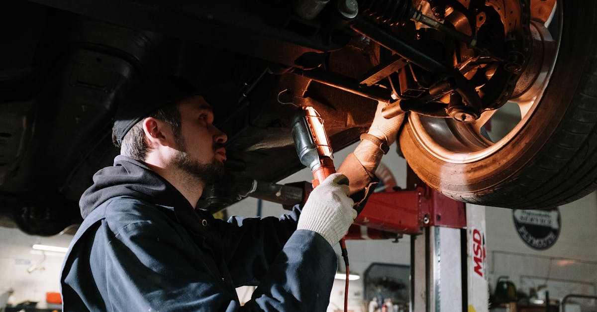 Service-urile auto abandonează contractele cu asiguratorii din cauza tarifelor mici