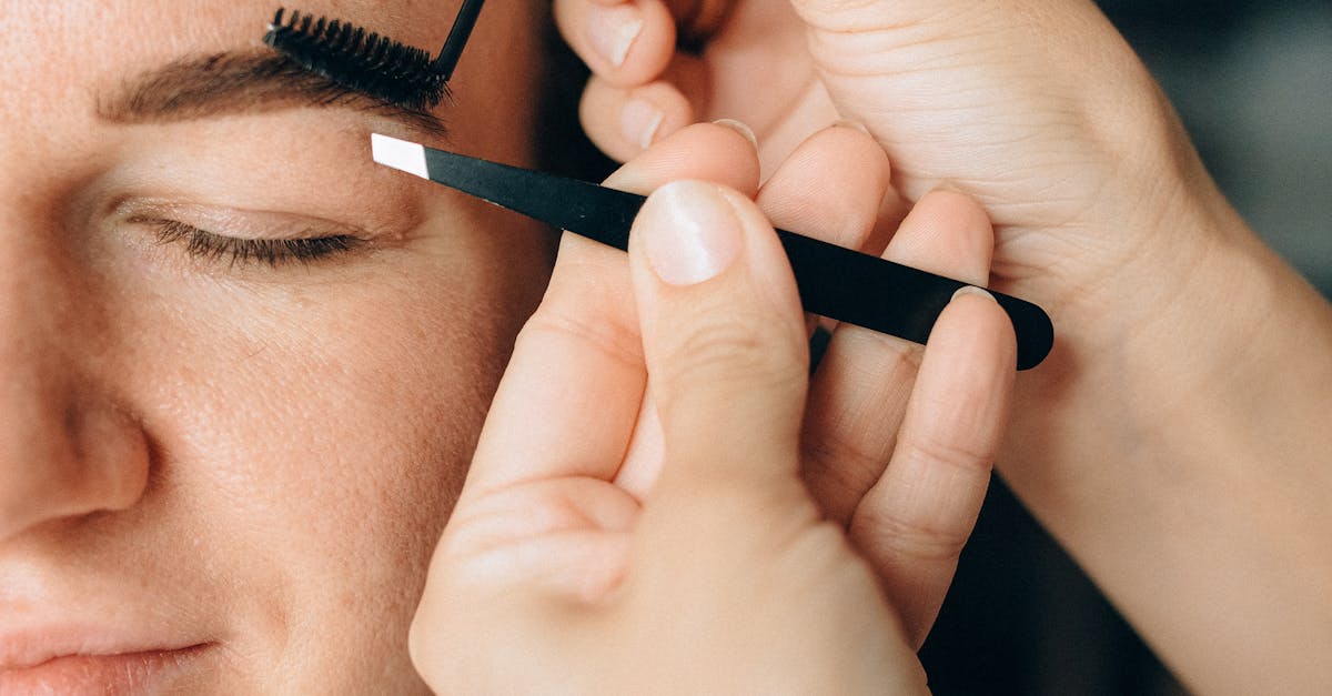 De ce epilatorul facial este accesoriul preferat al femeilor active