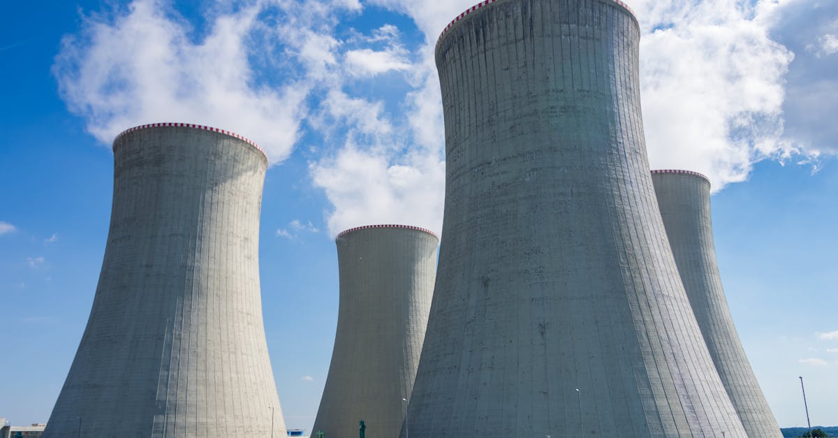 Europa se reorientează spre energia nucleară, în ciuda controverselor