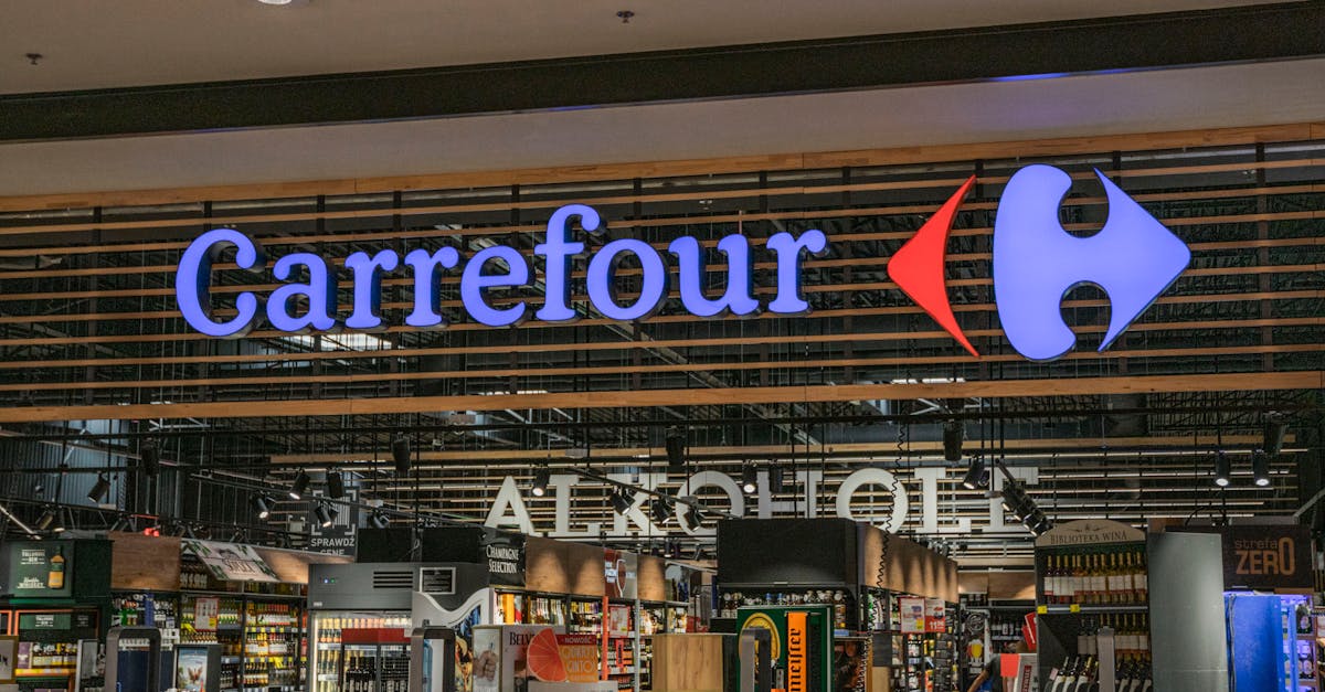 Piedone închide hypermarketurile Carrefour și Metro pentru nereguli grave