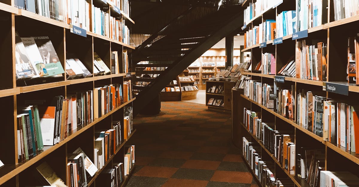 Bookfest aduce sute de titluri noi, dar românii rămân fideli ficțiunii și biografiilor