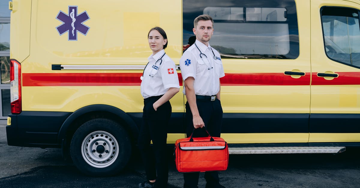 Intervenție pentru salvarea a trei persoane dintr-un bazin cu apă în Dâmbovița
