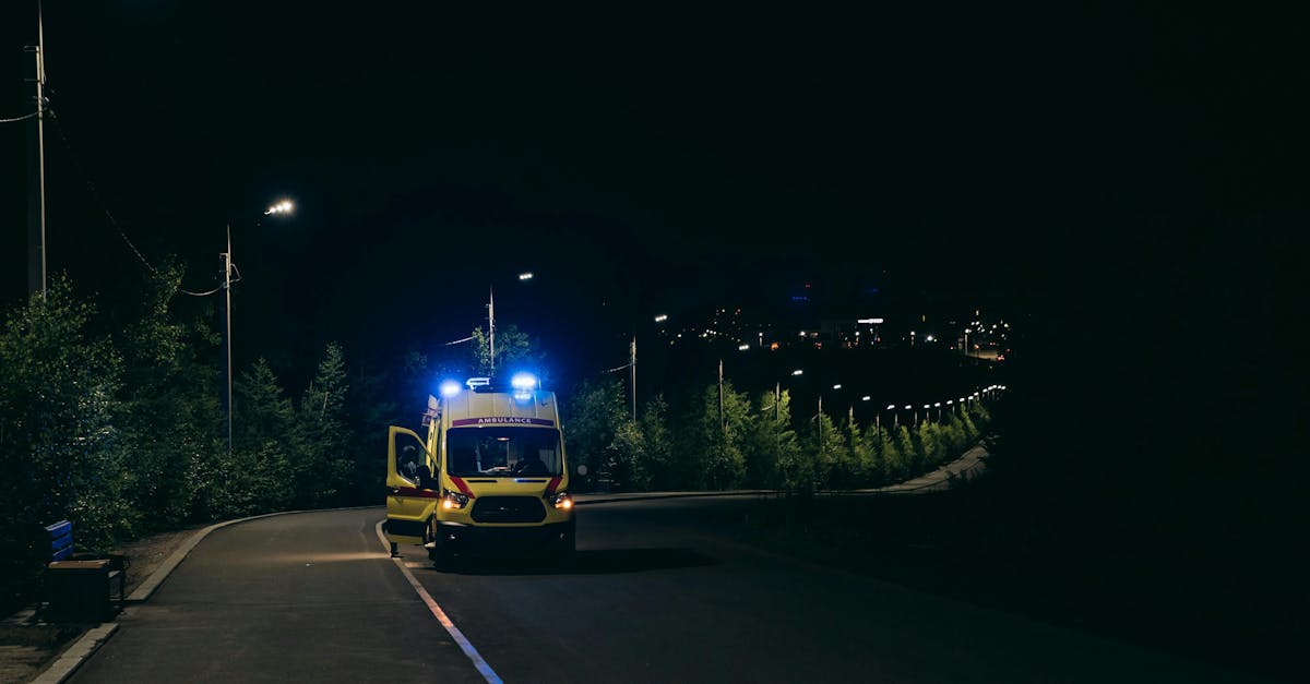 Accident grav cu o ambulanță pe DN 17: un bărbat și o femeie transportați de urgență la spital