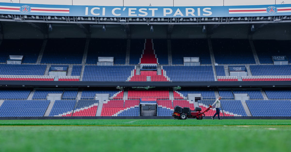 Violențe în Franța după victoria PSG în Champions League: două decese și peste 550 de arestări