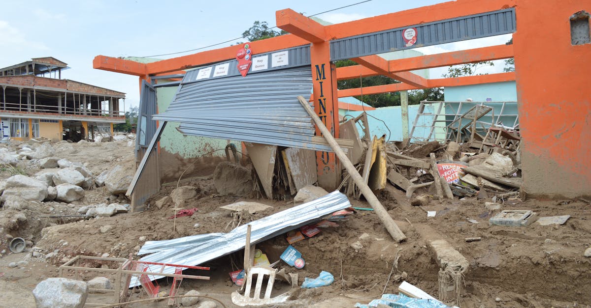 Autoritățile inițiază evaluarea pagubelor cauzate de inundațiile devastatoare