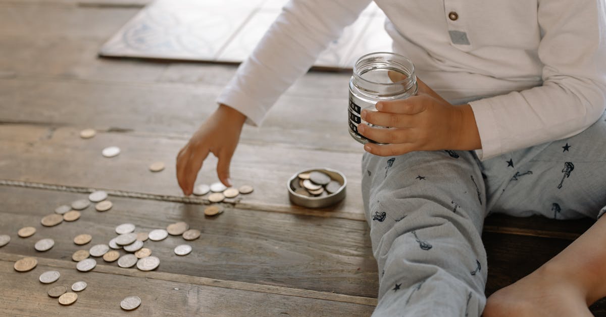 Ce este contul Junior Centenar și cum poate ajuta părinții să asigure un viitor financiar copiilor