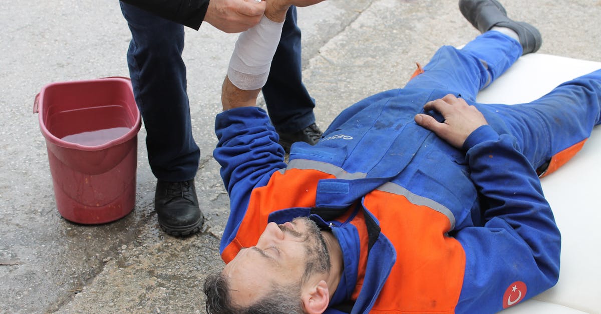 Incidente grave la rafinăria Petrobrazi: Nouă muncitori intoxicați cu gaze