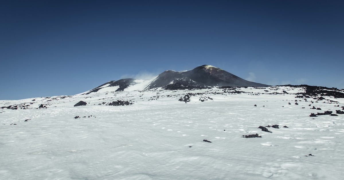 Bistrițeanca Paraschiva Borș surprinde erupția puternică a vulcanului Etna