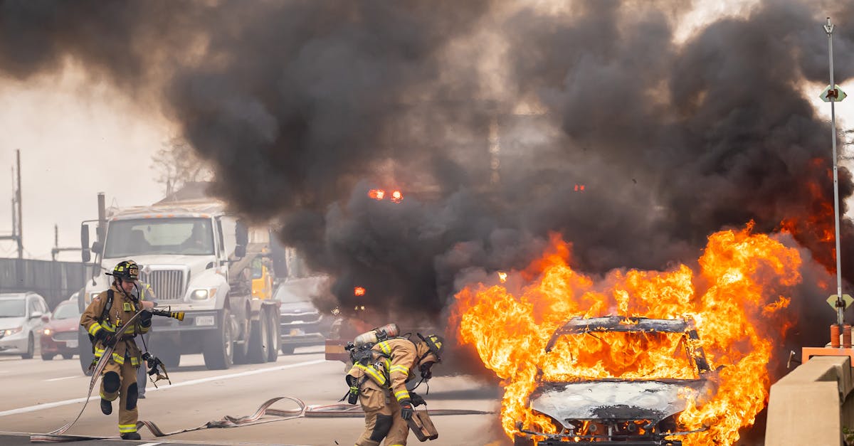 Mașină hibrid distrusă într-un incendiu pe A3: norocul ocupanților