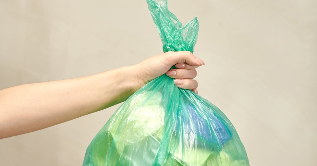 Percheziții la firme suspectate de reciclare fictivă, prejudiciu estimat la 8 milioane de lei