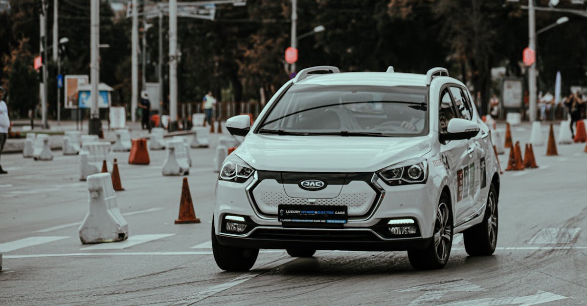 Modificări la examenul auto: revine poligonul și se introduce conducerea defensivă