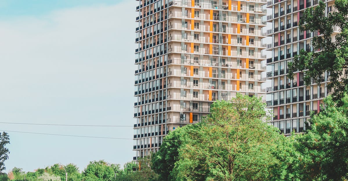 Primăria Capitalei va plăti chirii de până la 1.000 € pentru bucureștenii evacuați din blocuri cu risc seismic