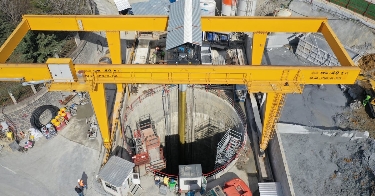 Cârtițele care vor săpa tunelul pentru metrou sunt în standby. Emil Boc explică întârzierea lucrărilor