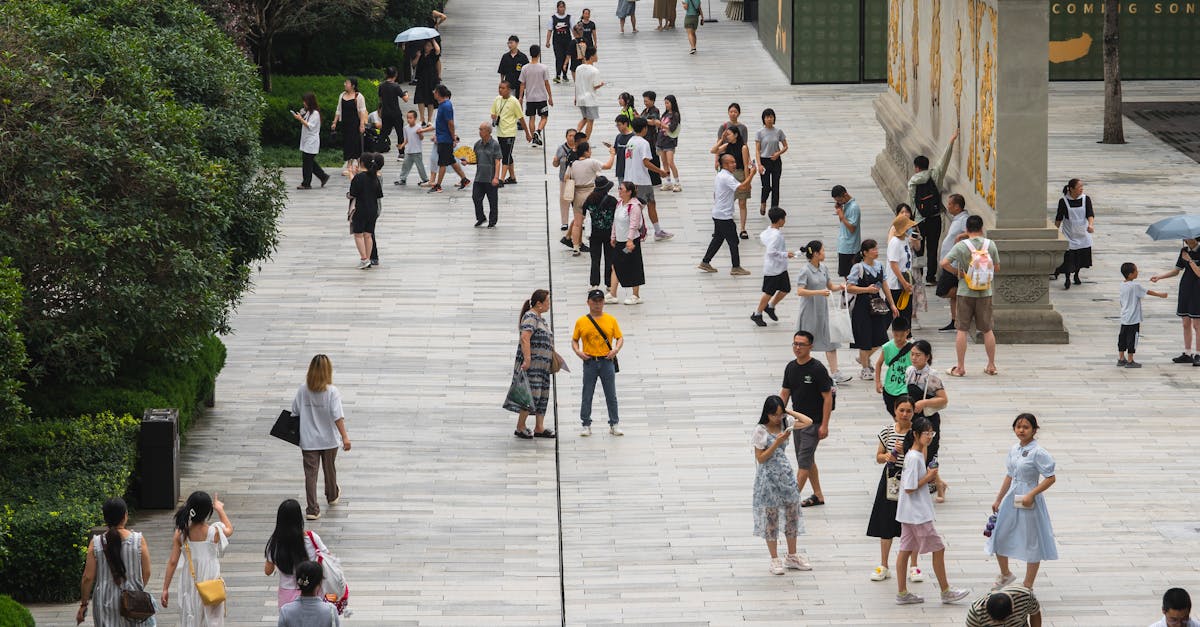 Criza demografică în China: măsuri fără precedent pentru stimularea natalității în Sichuan