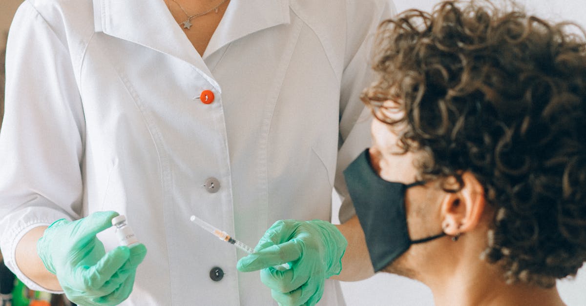 Vaccinarea anti-HPV va fi gratuită pentru tineri până la 26 de ani. Legea a fost promulgată