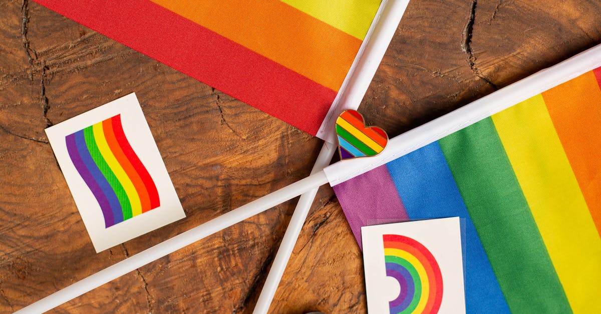 Mii de oameni au participat la Bucharest Pride: o tânără a venit în rochie de mireasă pentru a-și căuta jumătatea