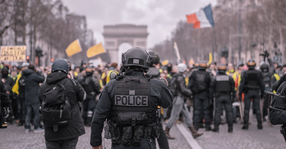 Aproximativ 3.000 de oameni au protestat la Madrid împotriva reînarmării Europei