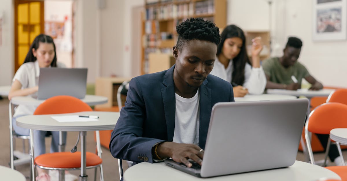 Ce subiecte vor fi la BAC la Informatică în 2025: programă și modele