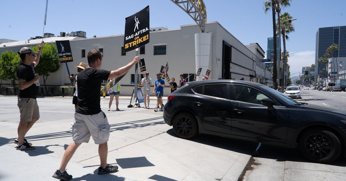 Proteste violente în Los Angeles: California îl dă în judecată pe Trump pentru mobilizarea Gărzii Naționale