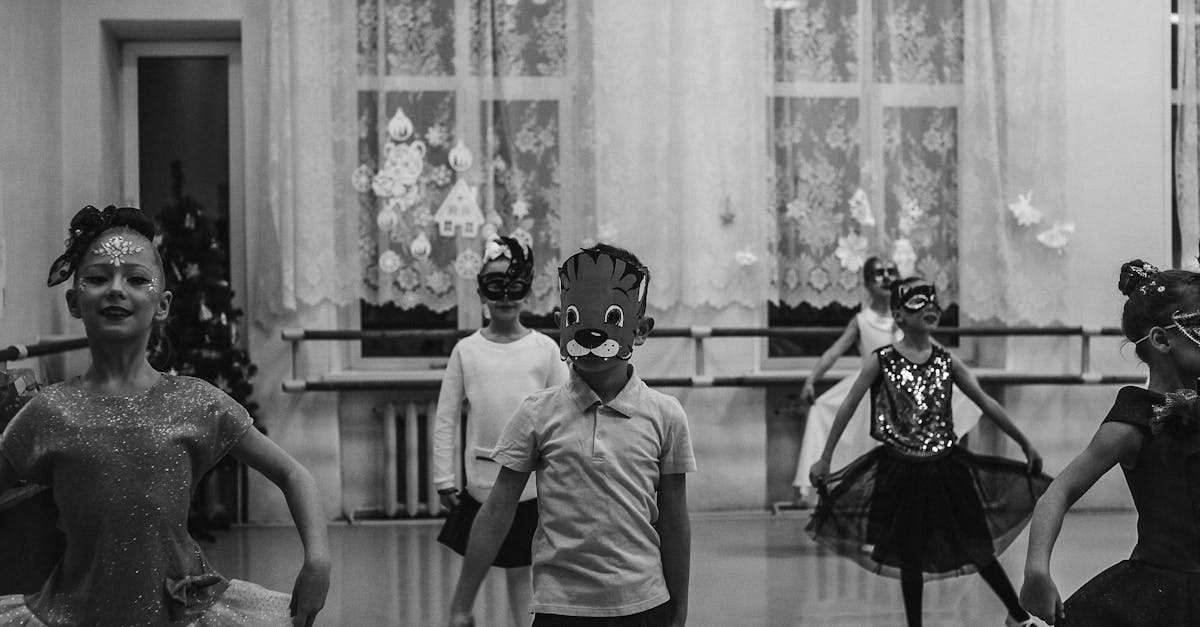Experiența captivantă a spectacolului „Camera de detenție” la Palatul Culturii