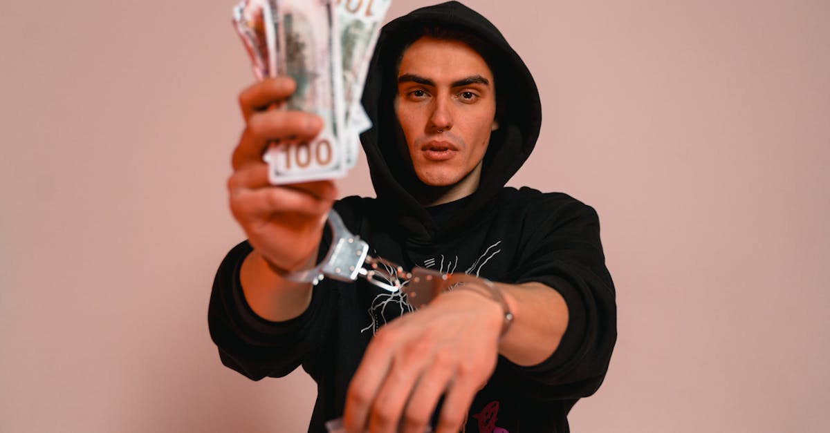 Un proprietar de magazin din Italia, arestat pentru trafic de droguri